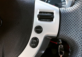 Подержанный автомобиль Nissan X-Trail 2011 года (13 фото)