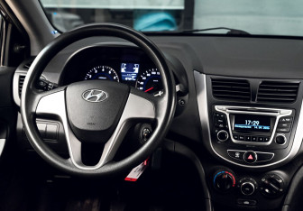 Подержанный автомобиль Hyundai Solaris Sedan 2016 года (17 фото)