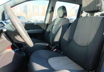 Подержанный автомобиль Hyundai Matrix 2009 года (17 фото)