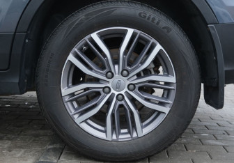 Подержанный автомобиль Geely Atlas Pro 2022 года (21 фото)