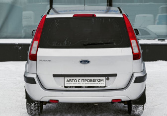 Подержанный автомобиль Ford Fusion 2008 года (4 фото)