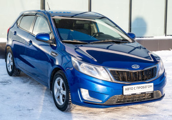 Подержанный автомобиль Kia Rio Hatchback 2012 года (8 фото)