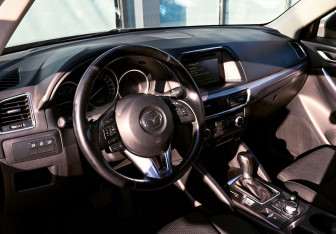 Подержанный автомобиль Mazda CX-5 2015 года (15 фото)