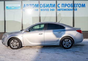 Подержанный автомобиль Opel Insignia Sedan 2011 года (2 фото)