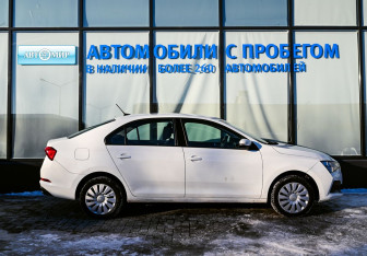 Подержанный автомобиль Skoda Rapid Liftback 2020 года (6 фото)