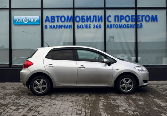 Подержанный автомобиль Toyota Auris Hatchback 2008 года (6 фото)