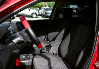 Подержанный автомобиль Renault Megane Sedan 2006 года (14 фото)