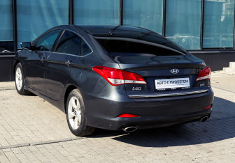 Подержанный автомобиль Hyundai i40 Sedan 2013 года (3 фото)