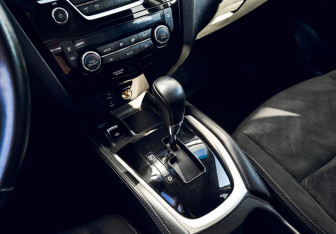 Подержанный автомобиль Nissan X-Trail 2016 года (10 фото)