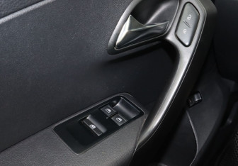 Подержанный автомобиль Volkswagen Polo Sedan 2013 года (12 фото)