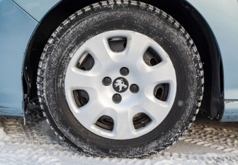 Подержанный автомобиль Peugeot 308 Hatchback 2012 года (19 фото)