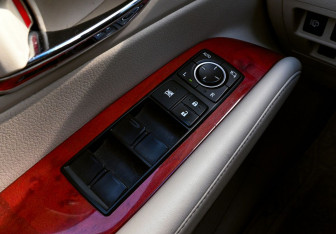 Подержанный автомобиль Lexus RX 2011 года (12 фото)