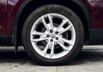 Подержанный автомобиль Brilliance V5 2015 года (22 фото)
