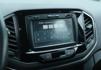 Подержанный автомобиль LADA (ВАЗ) XRAY 2018 года (12 фото)