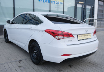 Подержанный автомобиль Hyundai i40 Sedan 2015 года (3 фото)