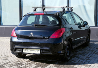 Подержанный автомобиль Peugeot 308 Hatchback 2011 года (5 фото)