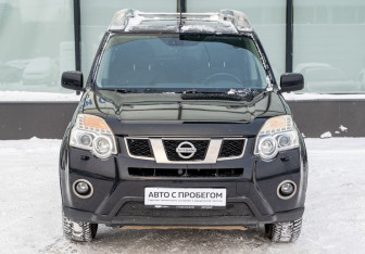 Подержанный автомобиль Nissan X-Trail 2013 года (8 фото)