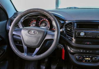 Подержанный автомобиль LADA (ВАЗ) Vesta Sedan 2019 года (11 фото)