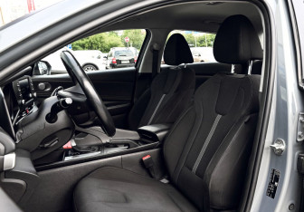 Подержанный автомобиль Hyundai Elantra Sedan 2021 года (21 фото)
