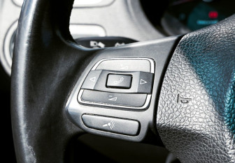 Подержанный автомобиль Volkswagen Polo Sedan 2012 года (13 фото)