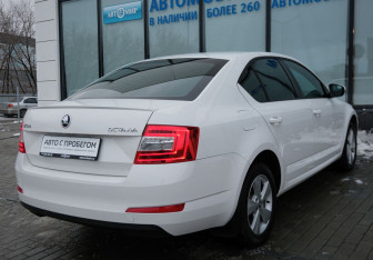 Подержанный автомобиль Skoda Octavia Liftback 2014 года (5 фото)