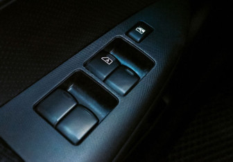 Подержанный автомобиль Nissan Note 2012 года (12 фото)