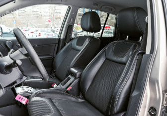 Подержанный автомобиль Renault Koleos 2013 года (9 фото)