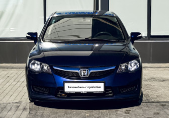 Подержанный автомобиль Honda Civic Sedan 2011 года (8 фото)