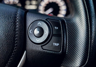 Подержанный автомобиль Toyota RAV4 2018 года (12 фото)