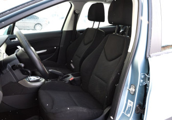 Подержанный автомобиль Peugeot 308 Hatchback 2012 года (9 фото)