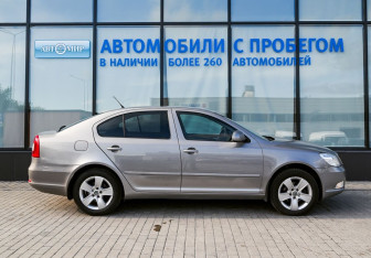 Подержанный автомобиль Skoda Octavia Liftback 2013 года (6 фото)