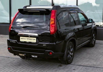 Подержанный автомобиль Nissan X-Trail 2010 года (5 фото)