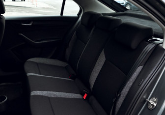 Подержанный автомобиль Skoda Rapid Liftback 2021 года (16 фото)