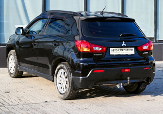 Подержанный автомобиль Mitsubishi ASX 2010 года (3 фото)