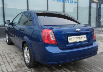 Подержанный автомобиль Chevrolet Lacetti Sedan 2012 года (3 фото)