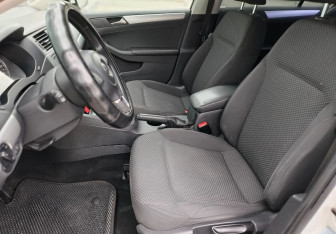 Подержанный автомобиль Volkswagen Jetta Sedan 2013 года (9 фото)