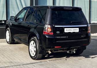 Подержанный автомобиль Land Rover Freelander 2014 года (3 фото)