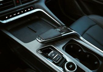 Подержанный автомобиль Changan UNI-T 2023 года (10 фото)