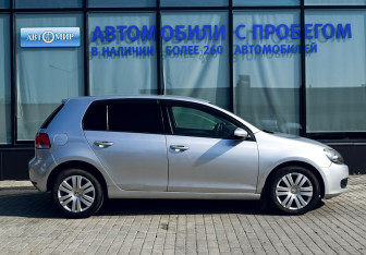Подержанный автомобиль Volkswagen Golf Hatchback 2010 года (6 фото)