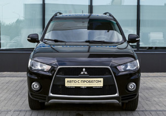 Подержанный автомобиль Mitsubishi Outlander 2011 года (8 фото)