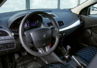 Подержанный автомобиль Renault Megane Hatchback 2013 года (13 фото)