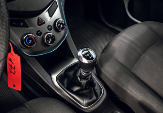 Подержанный автомобиль Chevrolet Aveo Sedan 2012 года (10 фото)