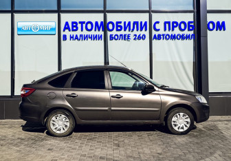 Подержанный автомобиль LADA (ВАЗ) Granta Sedan 2018 года (6 фото)