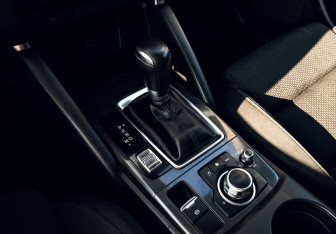 Подержанный автомобиль Mazda CX-5 2015 года (9 фото)