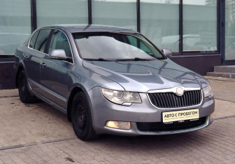 Подержанный автомобиль Skoda Superb Liftback 2011 года (7 фото)