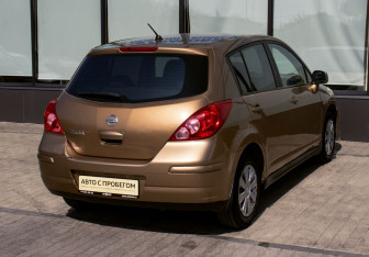 Подержанный автомобиль Nissan Tiida Hatchback 2007 года (5 фото)