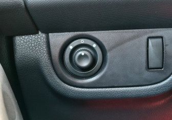 Подержанный автомобиль Renault Logan Sedan 2016 года (14 фото)