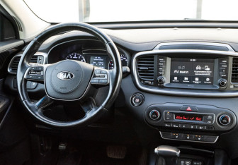 Подержанный автомобиль Kia Sorento 2019 года (11 фото)