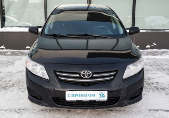 Подержанный автомобиль Toyota Corolla Sedan 2008 года (8 фото)