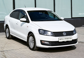 Подержанный автомобиль Volkswagen Polo Sedan 2015 года (7 фото)